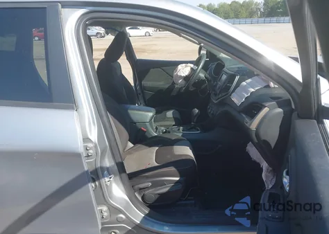 2016 Jeep Cherokee Sport z USA, uszkodzony, nr VIN 1C4PJLAB6GW264795